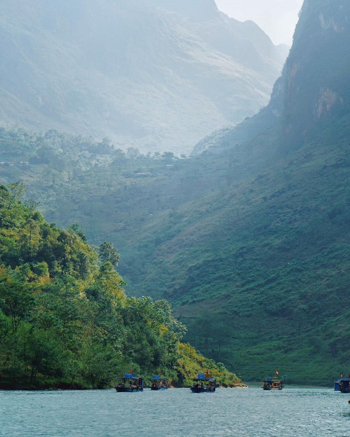 Nho Quế là dòng sông đẹp ở Hà Giang bắt nguồn từ Trung Quốc