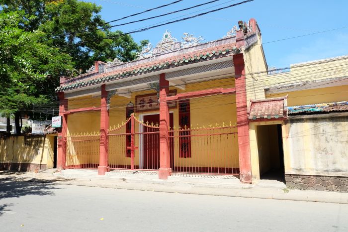 Hai Nam Pagoda is a Chinese project in Hue  