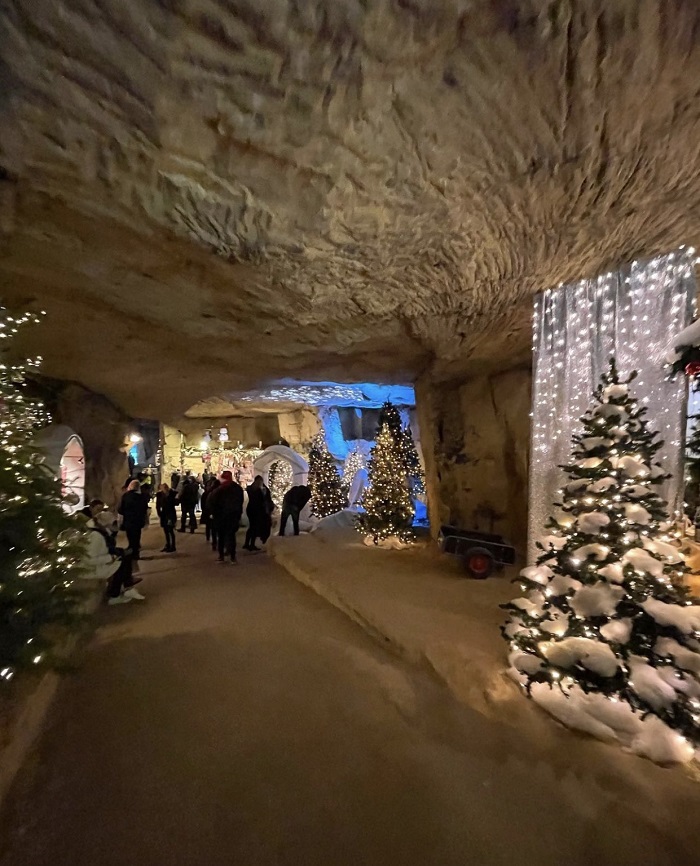 Những hang động Giáng sinh ở Valkenburg này dường như dài tới 200km