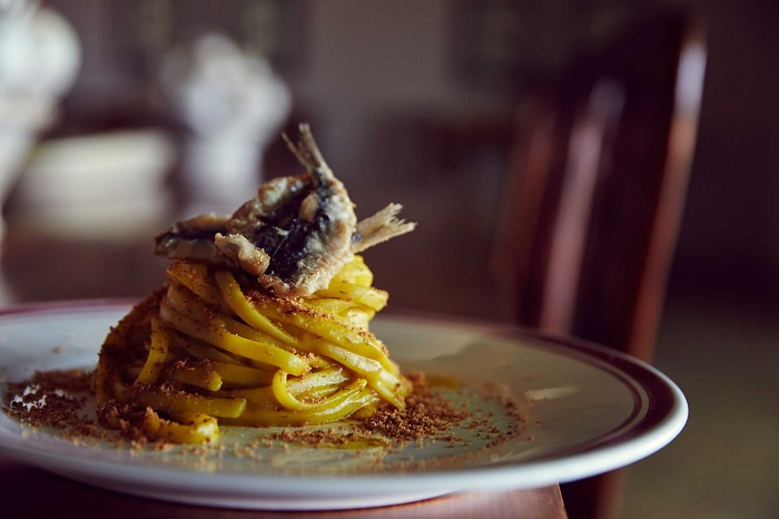 Pasta với cá mòi - ẩm thực Sicily