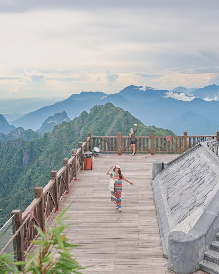 Fansipan là ngọn núi cao ở châu Á thuộc Việt Nam