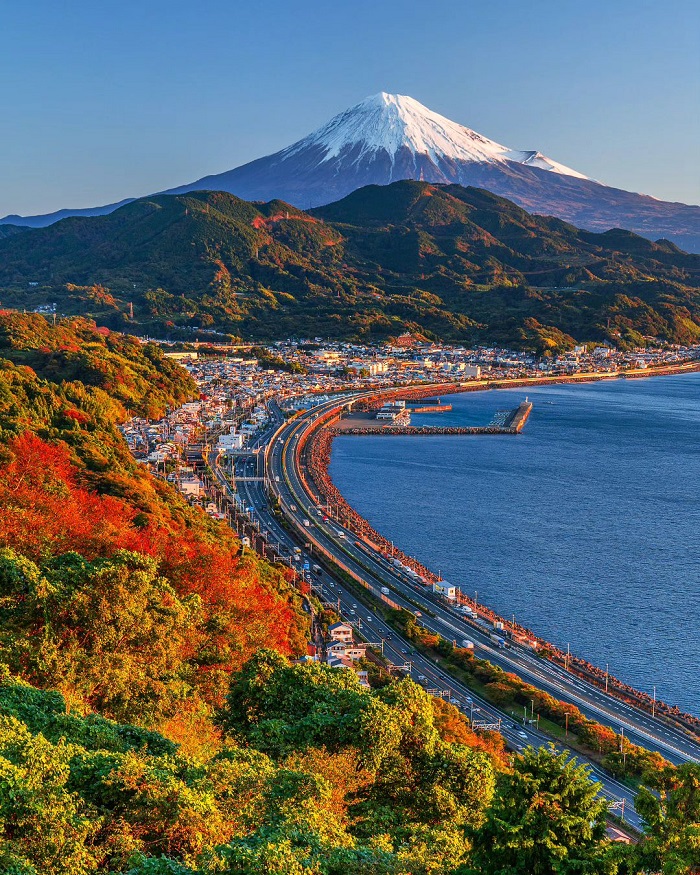Phú Sĩ là ngọn núi cao ở châu Á nằm ở nước Nhật