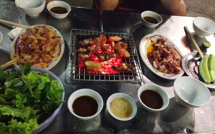 Night restaurant in Ninh Binh - Huong Son grilled hot pot