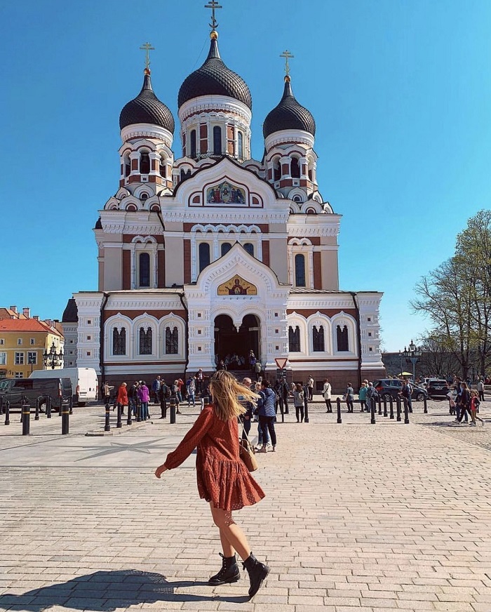 Đến nhà thờ Alexander Nevsky khi du lịch Tallinn