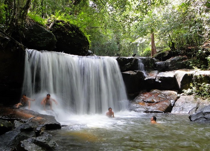 bathing in May Phu Quoc stream