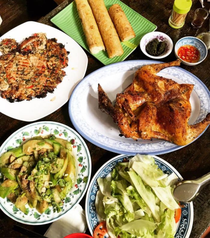 Tam Nguyen grilled chicken restaurant, grilled chicken restaurant with lam rice in Da Lat
