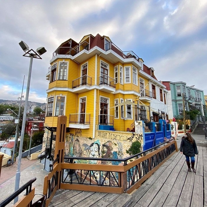 Lạc vào những con đường quanh co của khu Conception ở thành phố Valparaiso Chile 