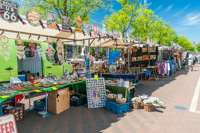 Chợ trời Waterlooplein - địa điểm du lịch Amsterdam