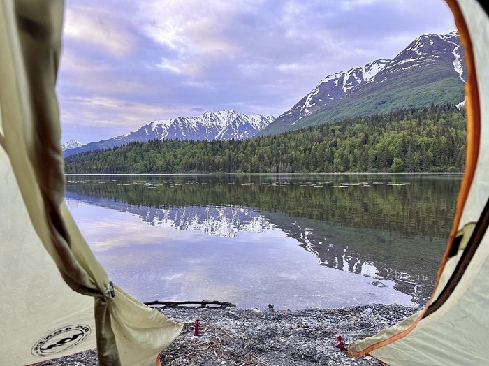 Cắm trại trong vùng hoang dã trên Bán đảo Kenai Alaska