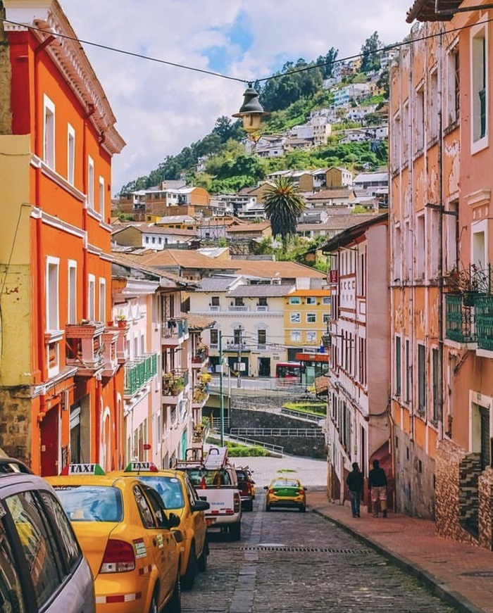 Một thị trấn đầy màu sắc ở Ecuador - kinh nghiệm du lịch Ecuador