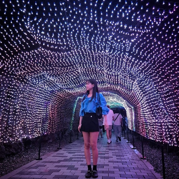 Quảng trường Wormhole là điểm tham quan trong hang động Gwangmyeong