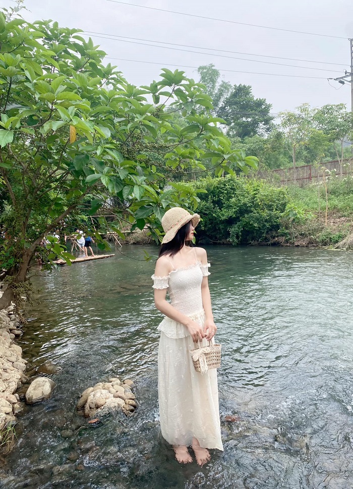 Ngự Hoa Viên Thái Nguyên với dòng suối trong veo mát lành