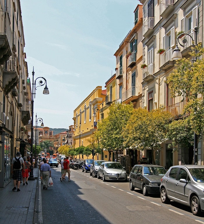 Dạo bộ ở Corso Italia là điều tuyệt vời nhất nên làm ở thành phố Sorrento