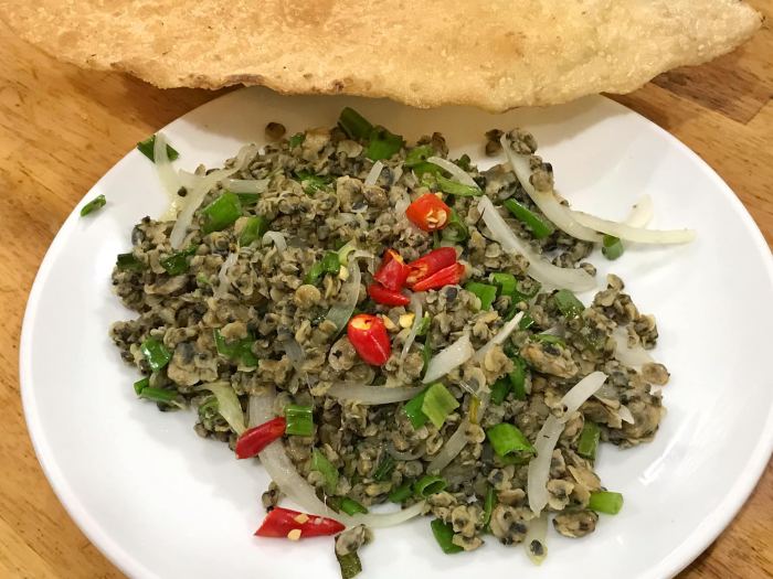 Bánh đập hến xào Hội An quán cô cư