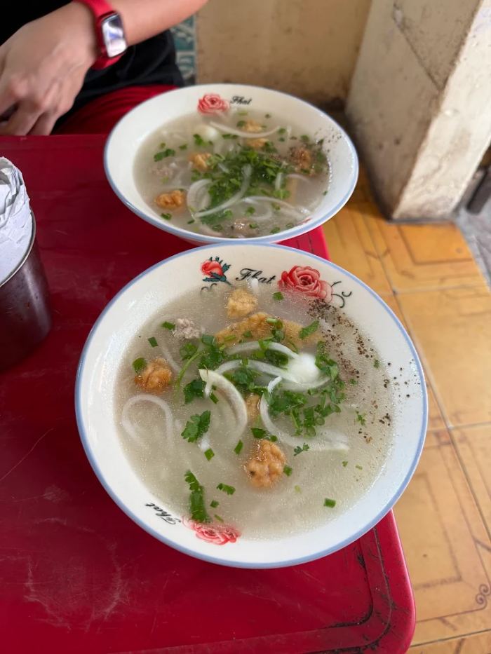 quán ăn local ở Quy Nhơn tư ù