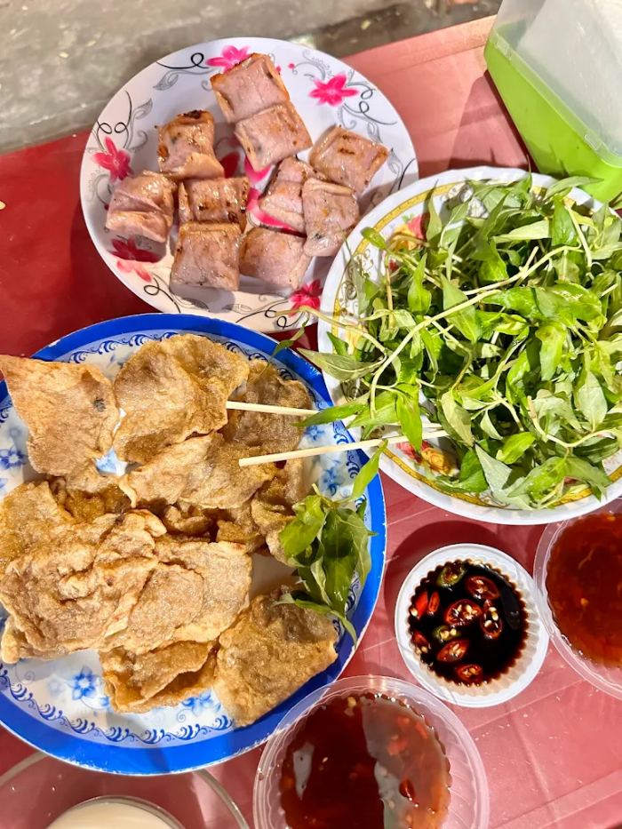 quán ăn local ở Quy Nhơn Ăn vặt Cô Bé