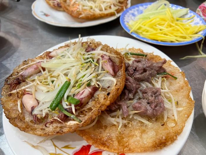 quán ăn local ở Quy Nhơn bánh xèo gia vỹ