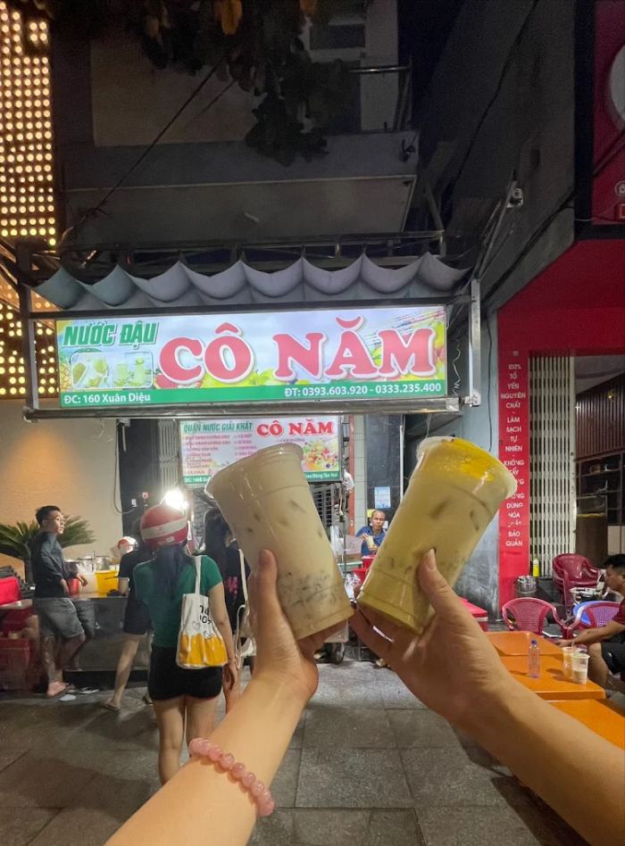 quán ăn local ở Quy Nhơn cô năm