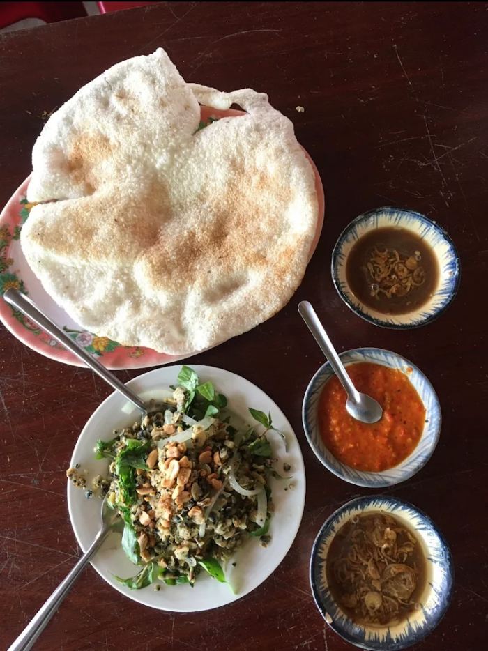 Bánh đập hến xào Hội An quán bà già