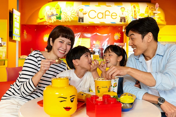 Legoland Discovery Centre ở Osaka - Khu vực ăn uống và mua sắm