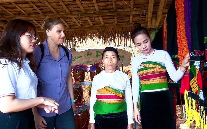 bản Báng Pù Luông Thanh Hoá - tham quan