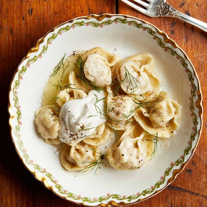 Bánh bao thịt Pelmeni là món ăn Giáng sinh ở Nga 