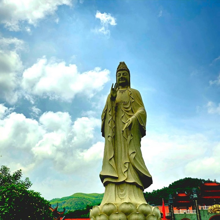 Chùa Thác Vàng Thái Nguyên với những bức tượng tinh xảo