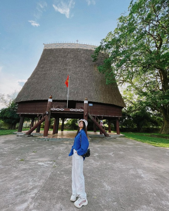 Kon Klor là ngôi làng du lịch cộng đồng Tây Nguyên với ngôi nhà rông cực lớn