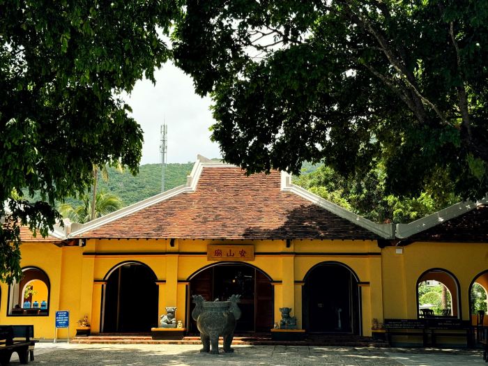 Lễ giỗ bà Phi Yến Côn Đảo An Sơn Miếu