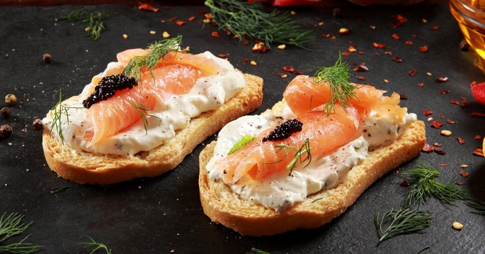 Ẩm thực Giáng sinh ở Pháp không thể thiếu món Cá hồi hun khói