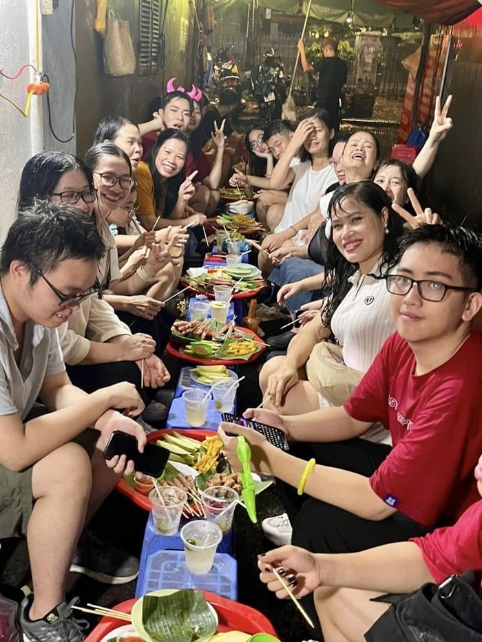 quán ăn ngon gần Nhà thờ Lớn Hà Nội - Nem chua nướng cô Phượng