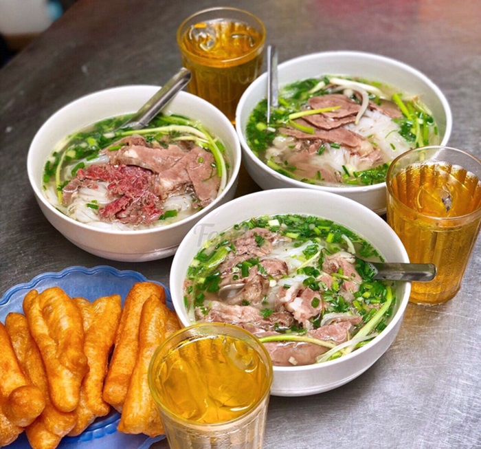 quán ăn ngon gần Nhà thờ Lớn Hà Nội - Phở Oanh