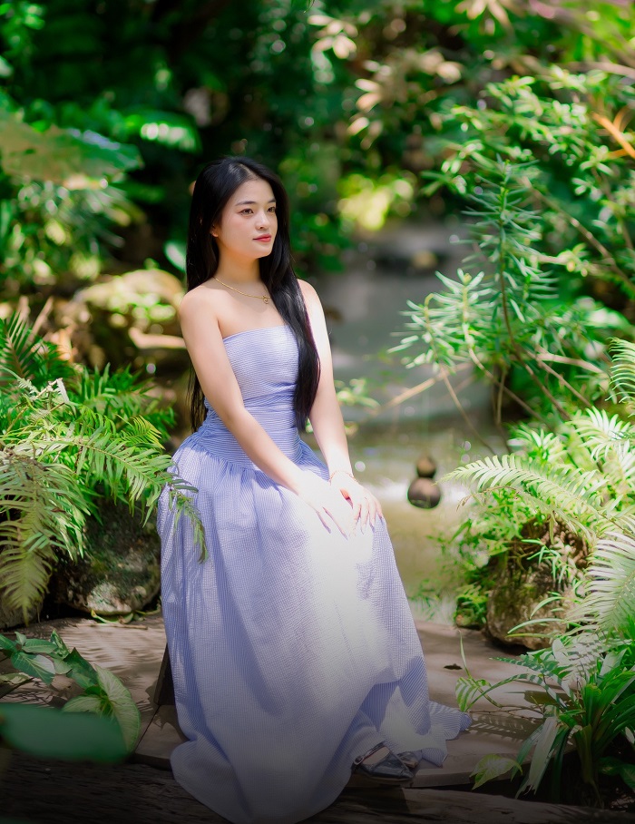 Củi Coffee là quán cà phê rừng nhiệt đới chỉ cần ngồi vào là có ảnh đẹp