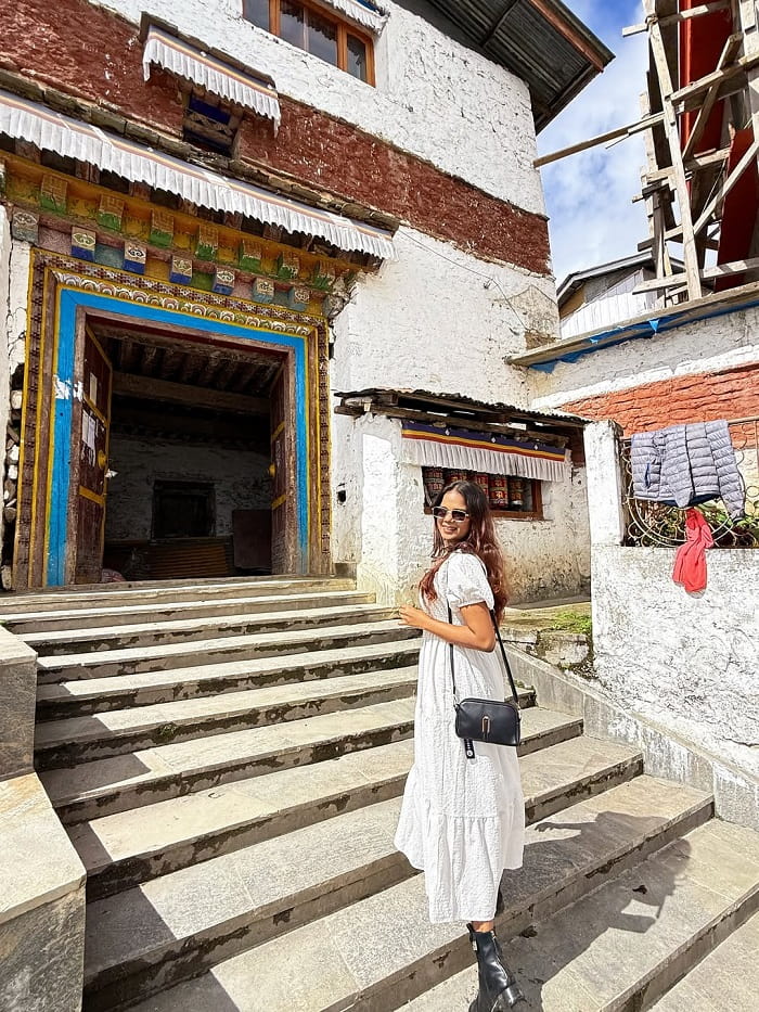 Check in tu viện Tawang Ấn Độ