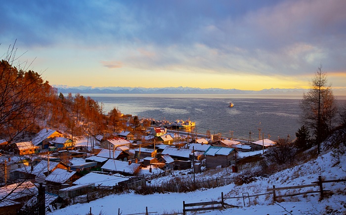 Chiêm ngưỡng vẻ đẹp kỳ ảo của Hồ Baikal nước Nga