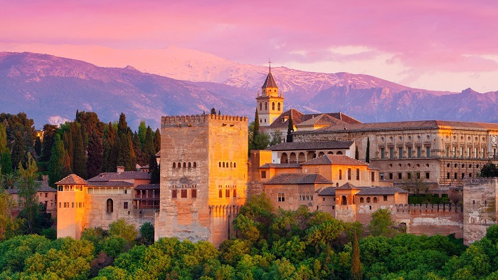 Cung điện Alhambra - tuyệt tác kiến trúc Hồi giáo giữa lòng Châu Âu