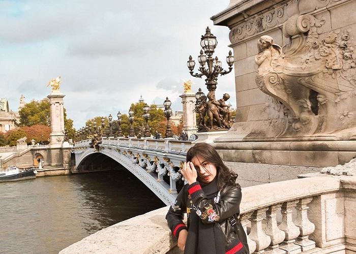 Cây cầu Alexandre III – điểm đến không thể bỏ qua khi du lịch Paris Pháp