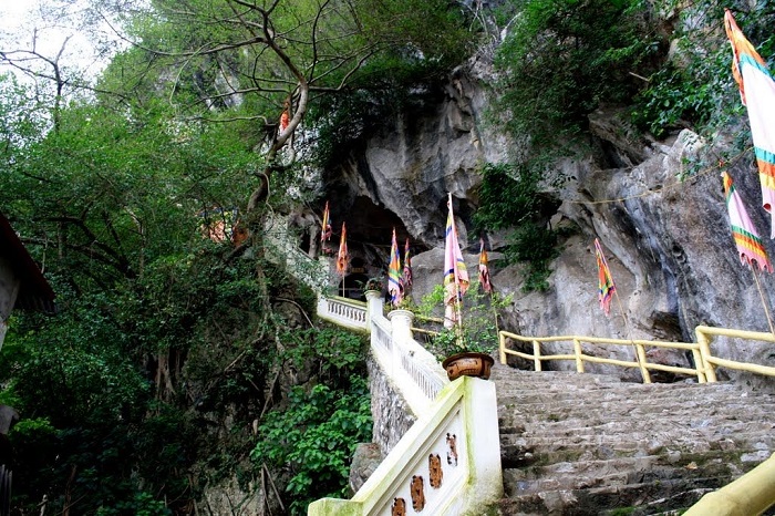 Các Đền Chùa Tại Lạng Sơn Linh Thiêng Bạn Không Thể Bỏ Lỡ!