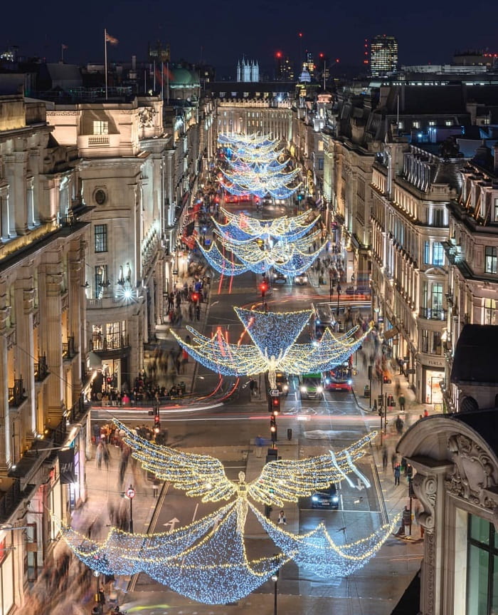 Chiêm ngưỡng vẻ đẹp lỗng lẫy của Lễ Giáng Sinh ở London nước Anh