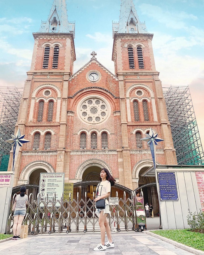 Mãn nhãn với vẻ đẹp độc đáo của nhà thờ Đức Bà Sài Gòn