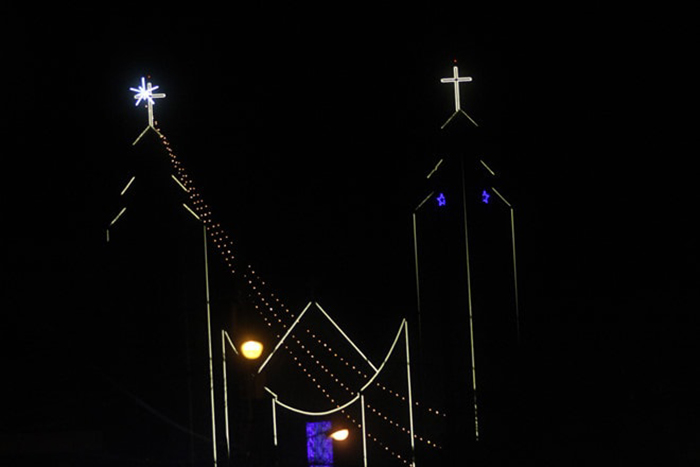 Nhà thờ chính tòa Phủ Cam đêm Giáng sinh 2018.