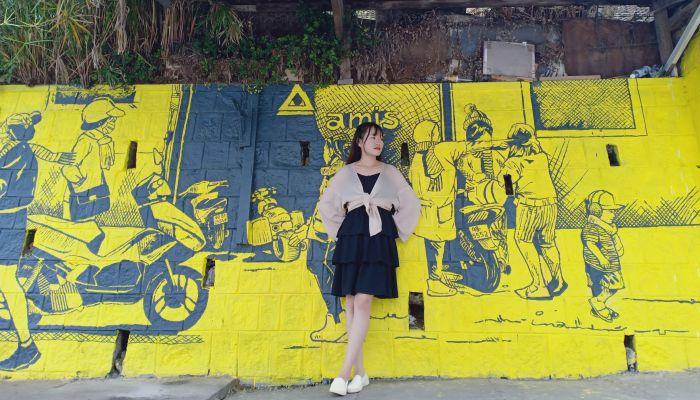Discover Da Lat frescoed street, which is being check-in by young people