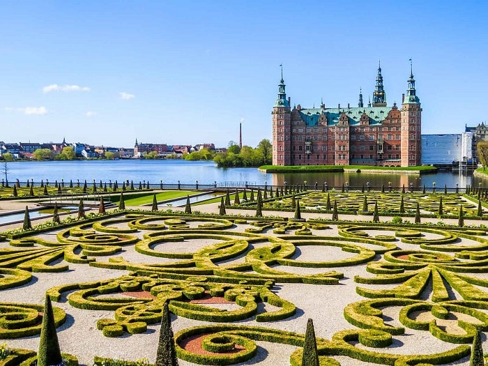 Lâu đài Frederiksborg - Địa điểm du lịch ở Copenhagen