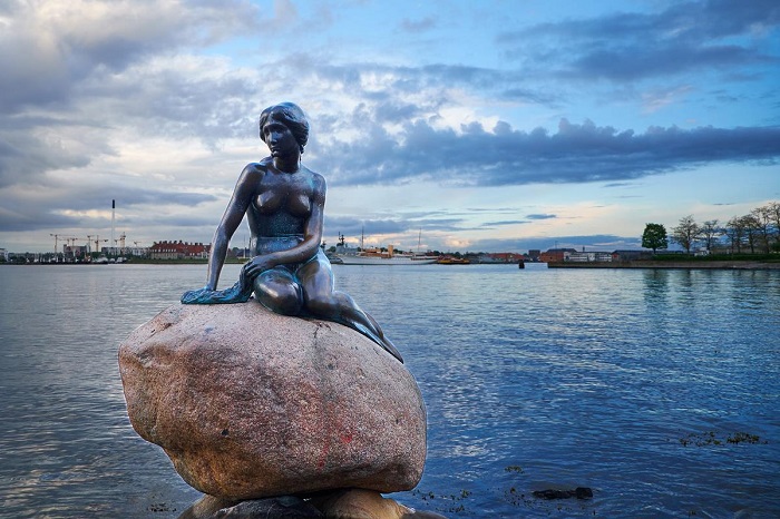 Bức tượng nàng tiên cá The little Mermaid - Địa điểm du lịch ở Copenhagen