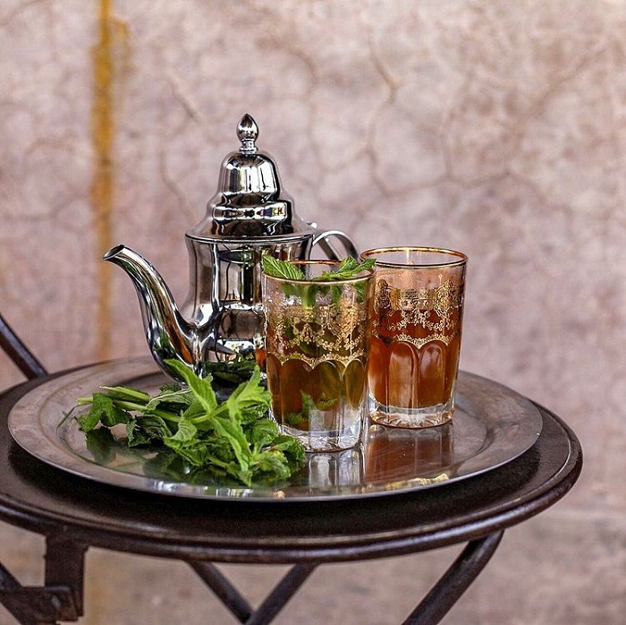 ấm trà Maroc - đồ vật quan trọng để pha Trà bạc hà Maroc 