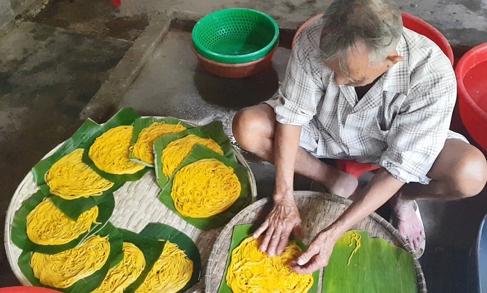 Phu Yen corn vermicelli - made into cakes