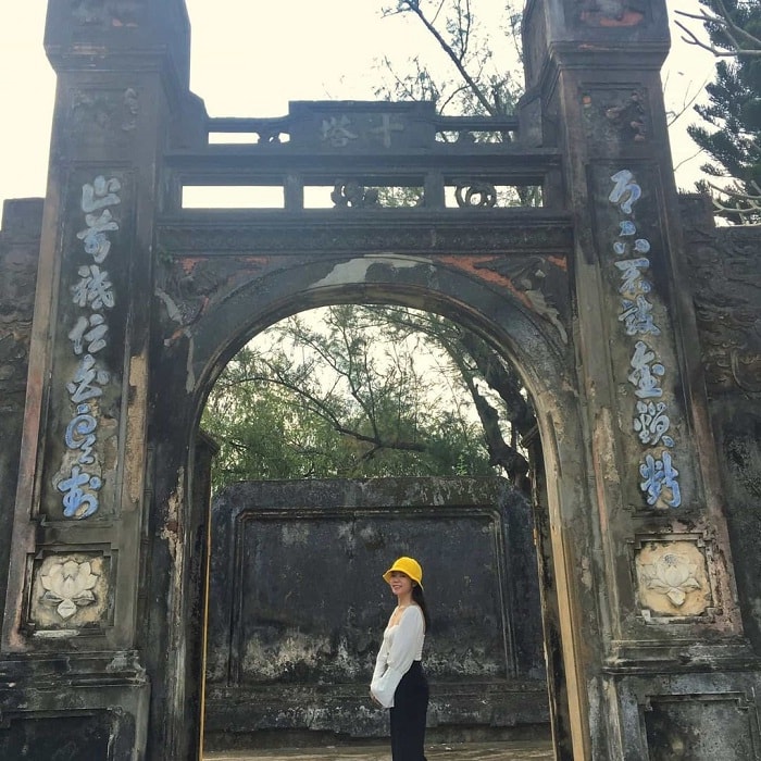 cổng tam quan - công trình ấn tượng tại Chùa Thập Tháp Bình Định