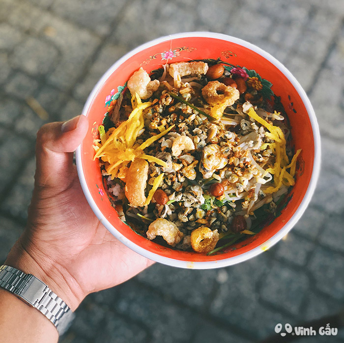 Discover Hen Hue alcohol - Rice with mussels, vermicelli