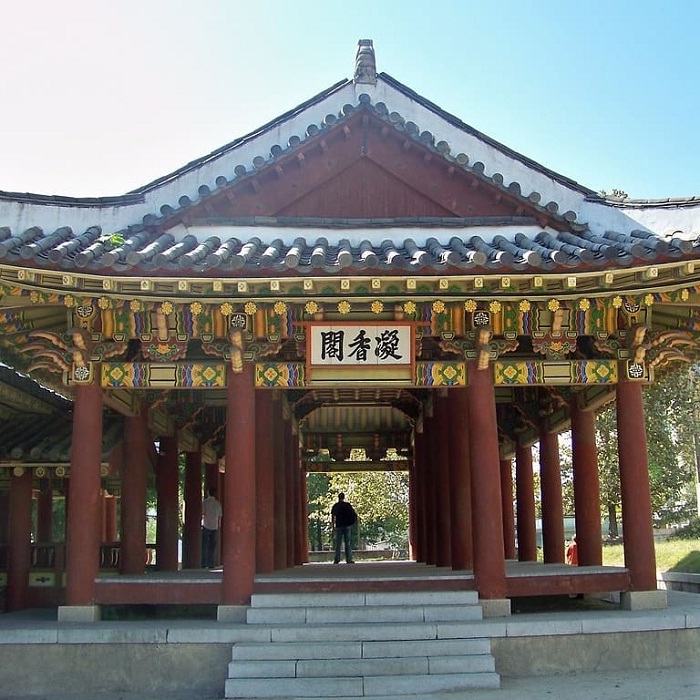 đền woljong - điểm du lịch thành phố Haeju cổ kính