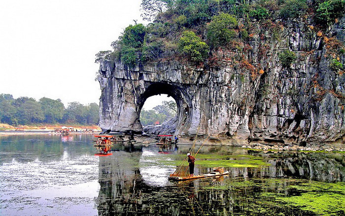 Khám phá núi Vòi Voi Quế Lâm - Động Thủy Nguyệt